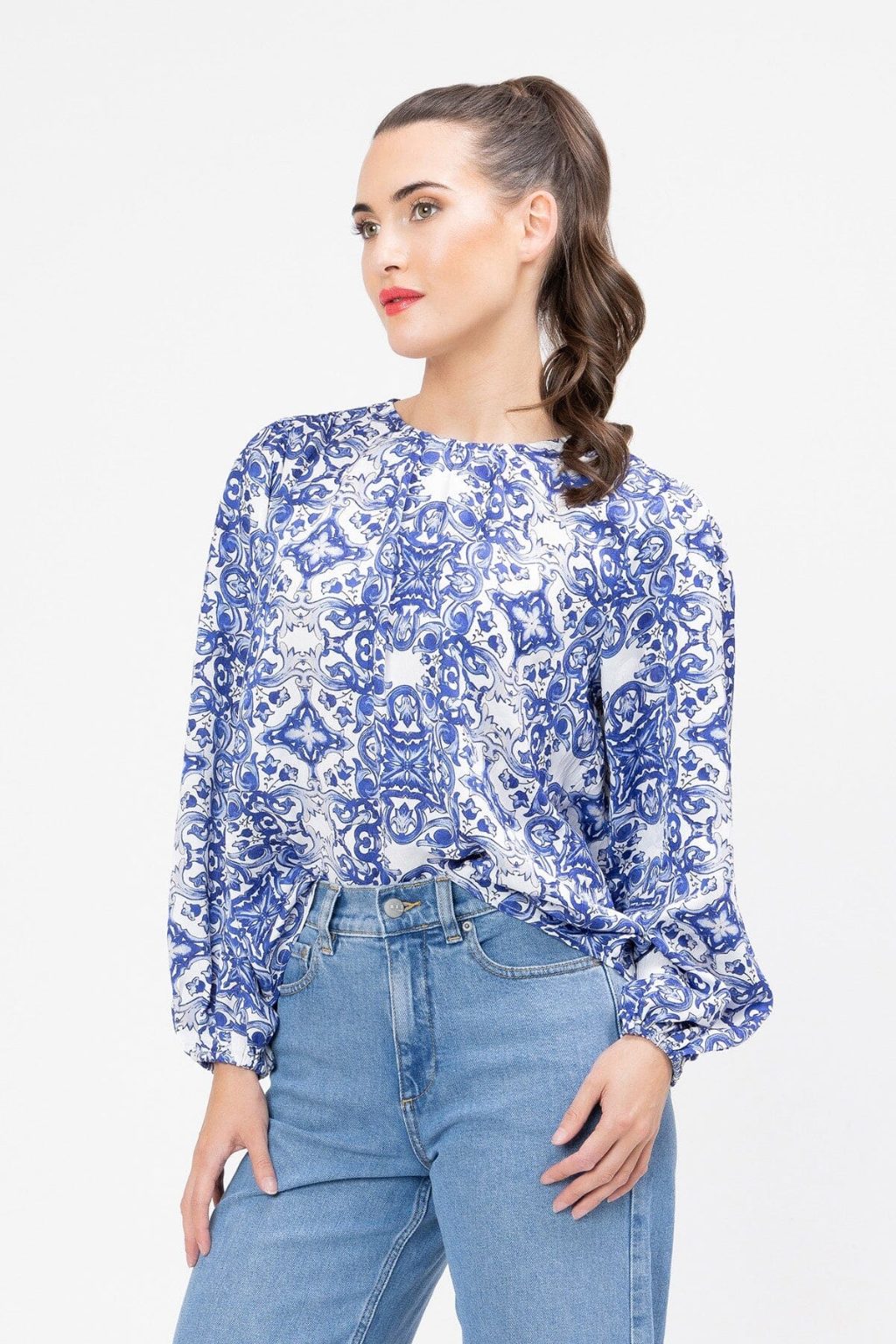 Intrigued top