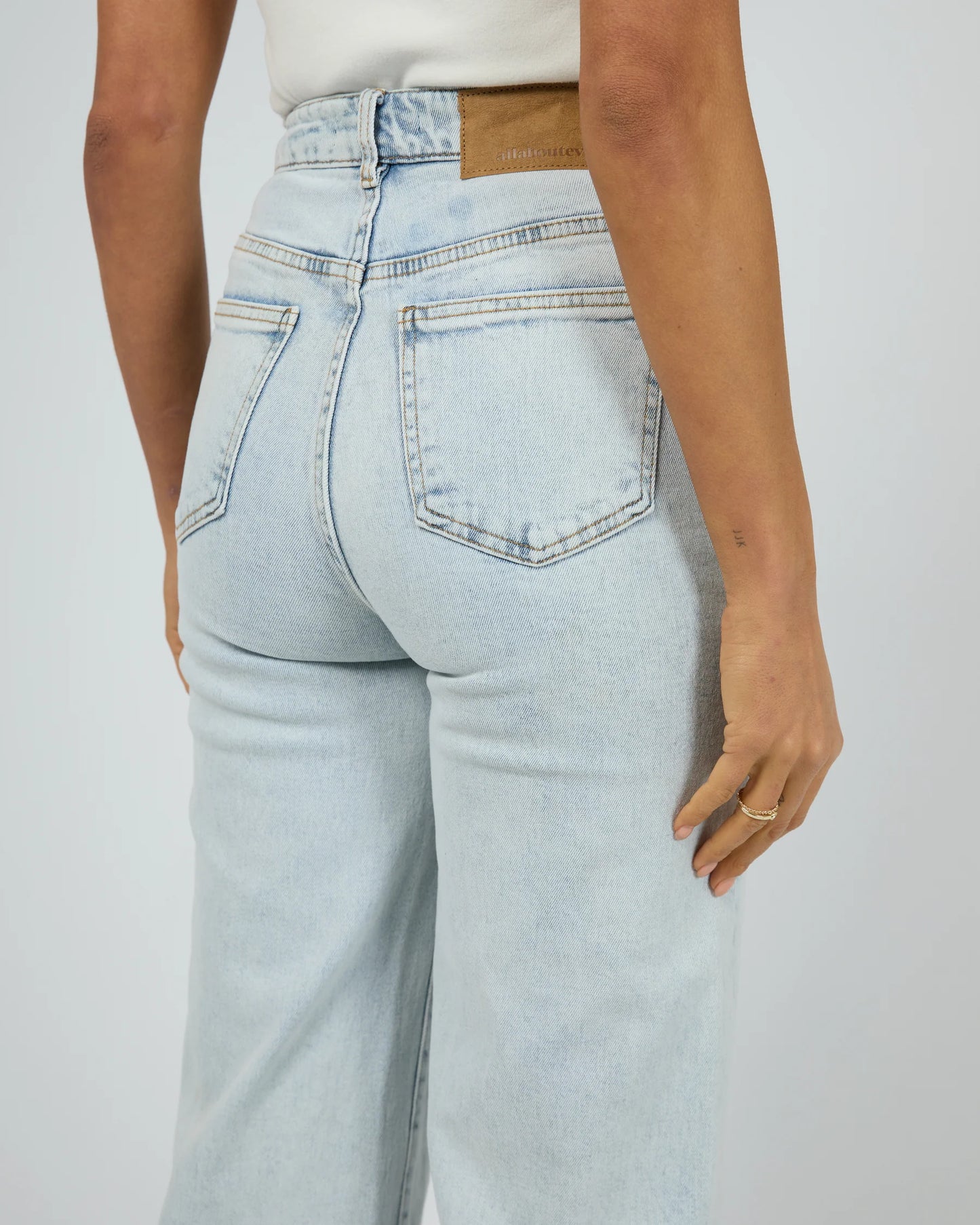 Charlie highrise wide leg jean