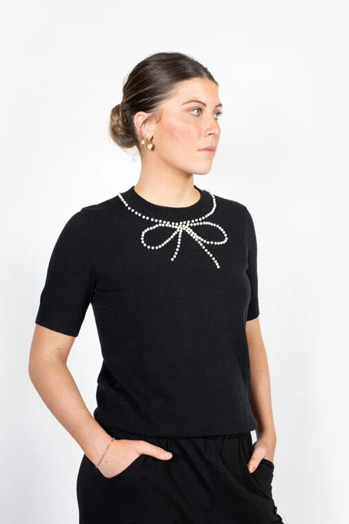 Bow'tiful knit tee