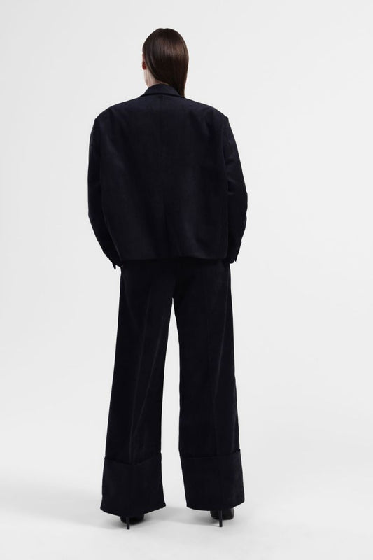 Fine cord, box pleat pant