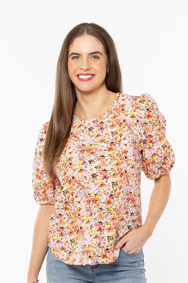 Relaxed Carefree top, colourful blossom