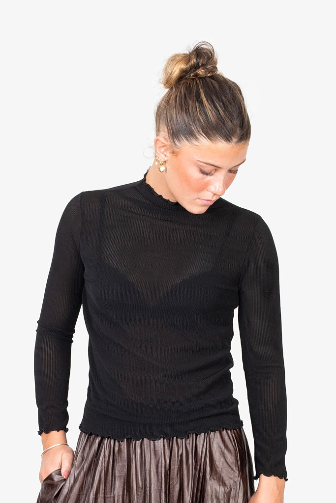 Luxe layer top, grid