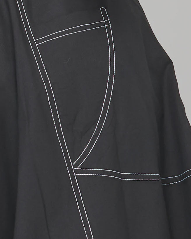 Guru skirt, black with white stitching