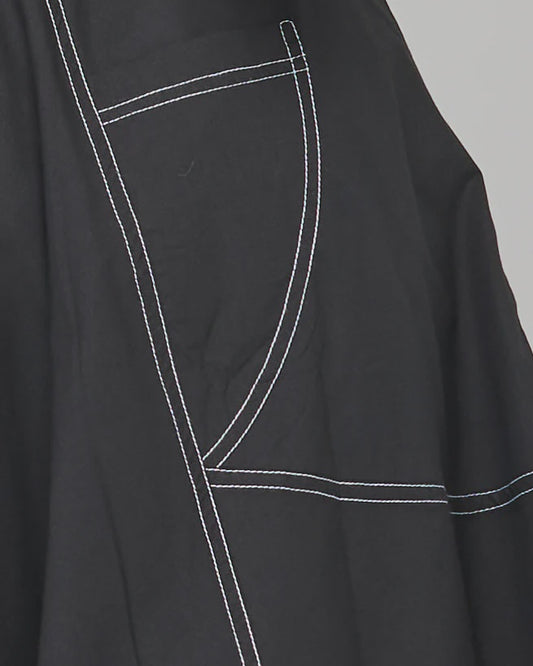 Guru skirt, black with white stitching