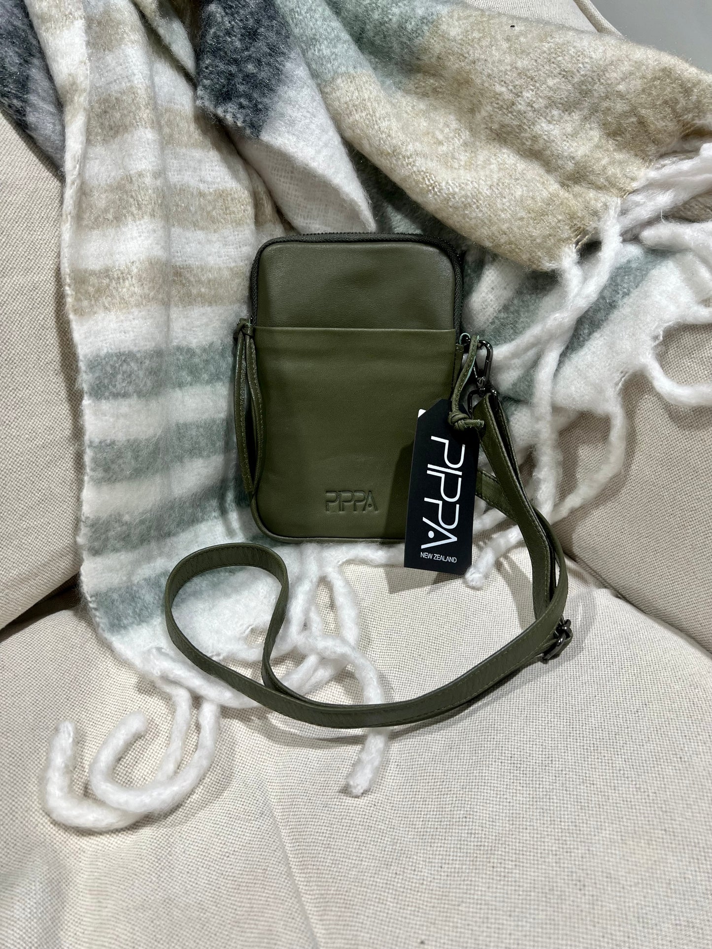 Boulevard phone bag