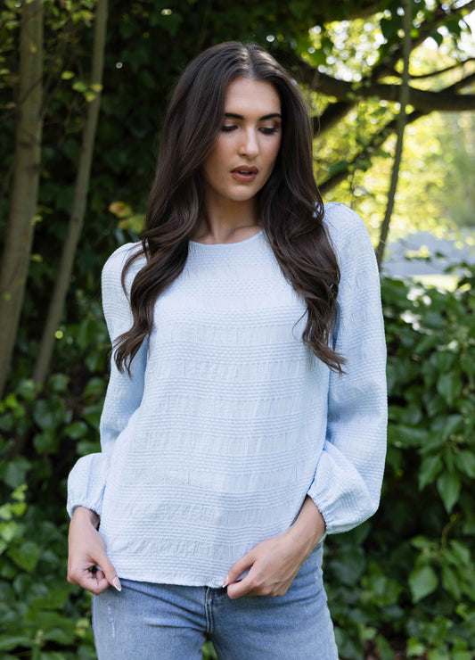 Gratitude top, sky