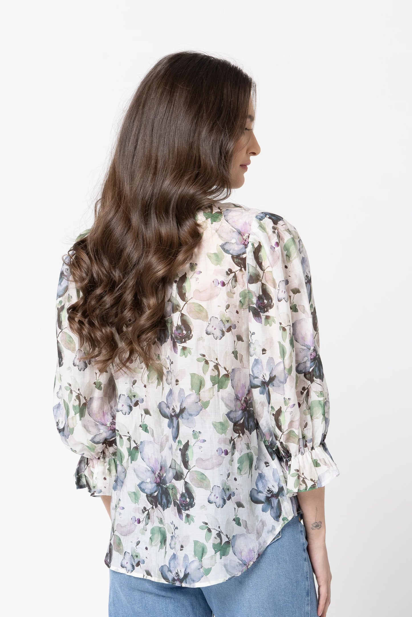 Graceful top, water bloom