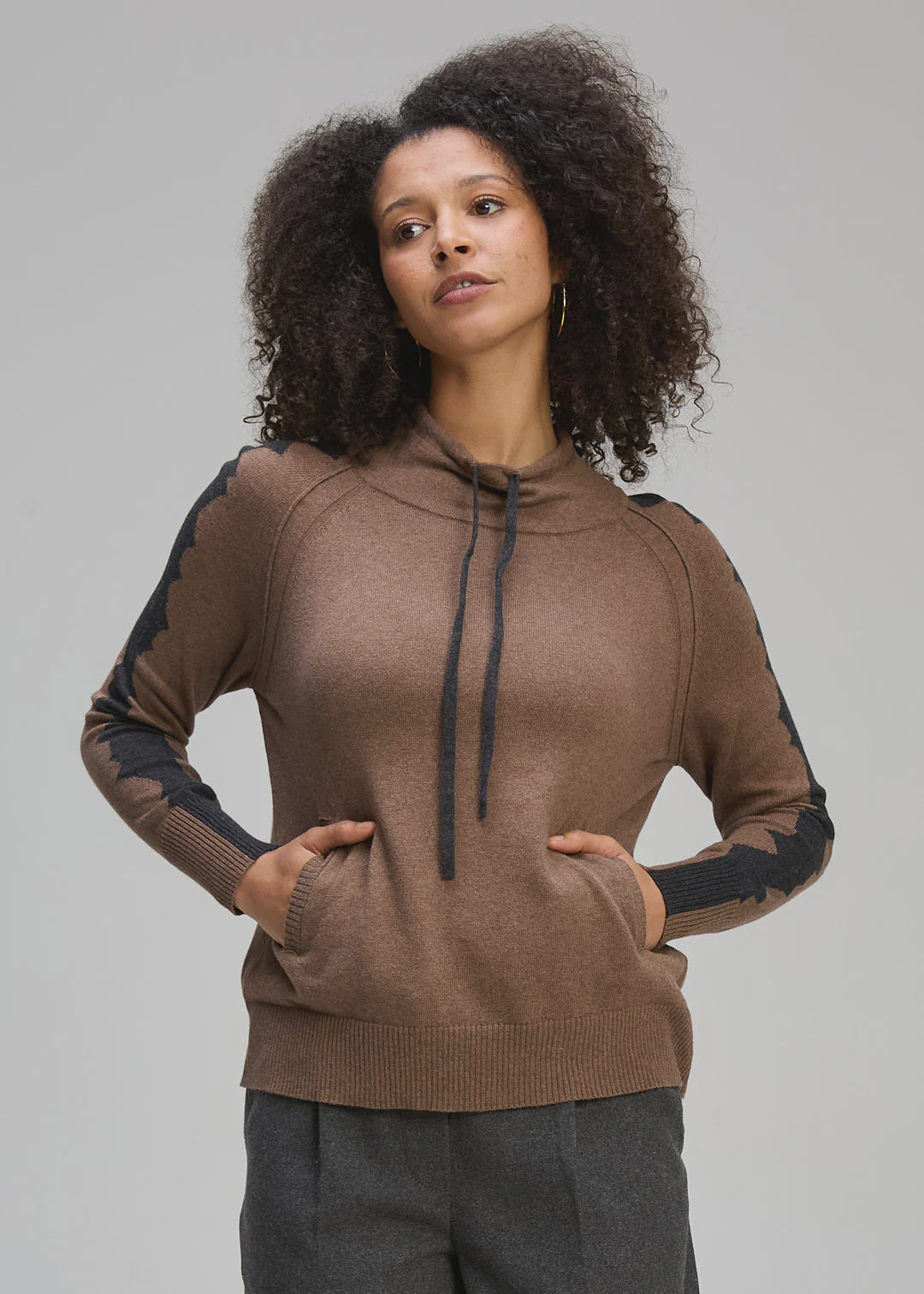 Graphic neck cord jumper